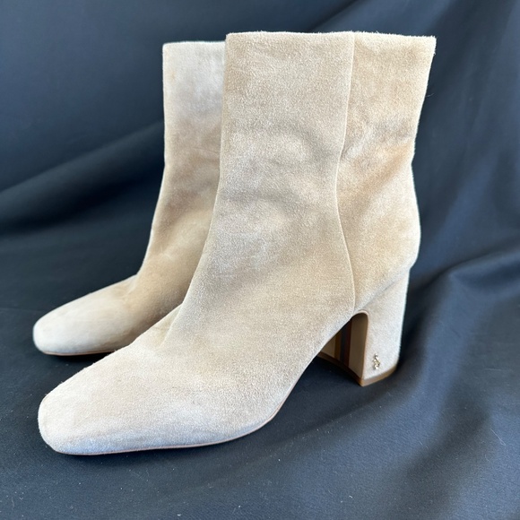 Women’s Booties Size 11 - Picture 2 of 3